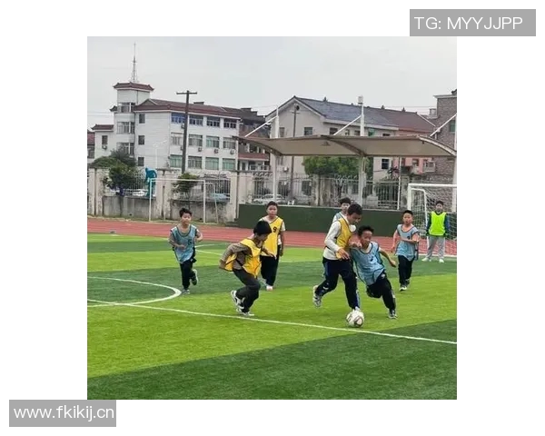 李秀英的足球之路：从绿茵场到人生的启示与反思